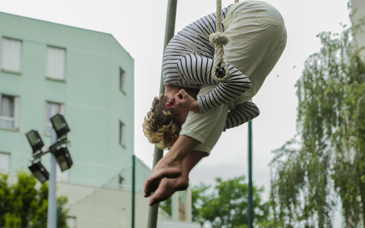 Stage vacances de décembre - Trapèze adultes au centre Paris Anim' Wangari Centre Paris Anim' Wangari Maathai Paris