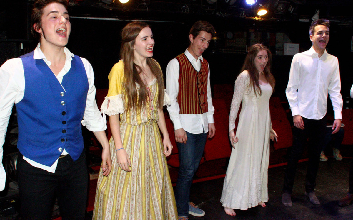 Stage weekend Comédie Musicale (11-17 ans) Je chante des comédies musicales cultes ! ESPACE BAUCHAT PARIS