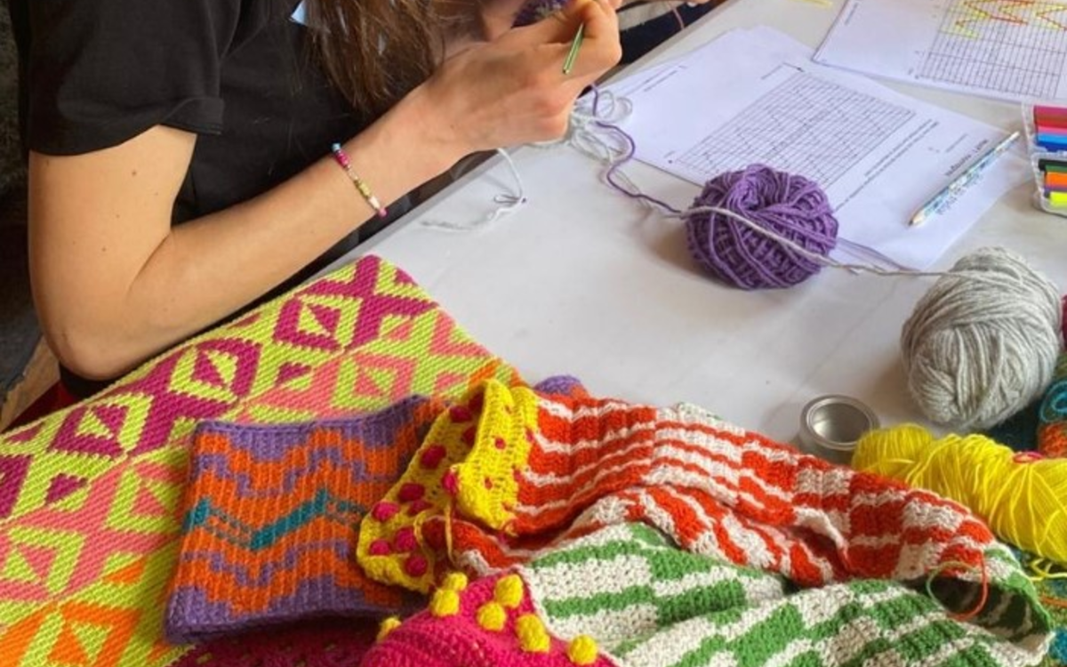 Un fil à soi : Atelier crochet autour des carrés Granny Bibliothèque François Villon Paris