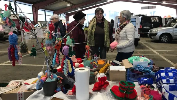 Vente solidaire de Noël Marché alimentaire de Réquista