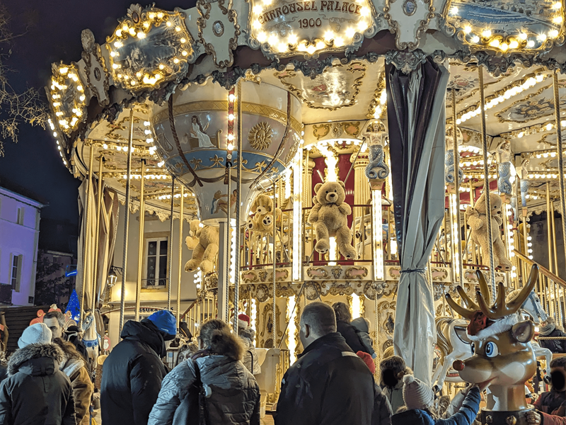 Village de Noël et son carrousel