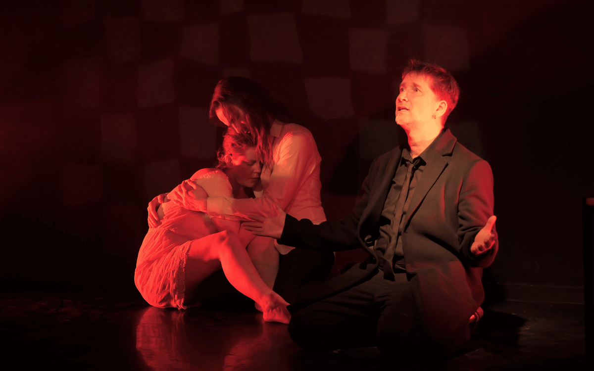 Antigone - de Sophocle À LA FOLIE THEATRE PARIS 11