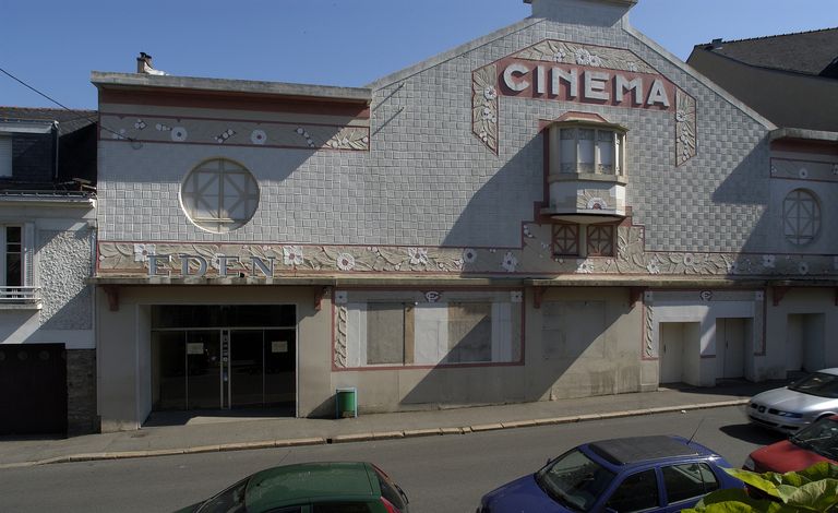 Cinéma l’Universel à Vannes, façade Art déco