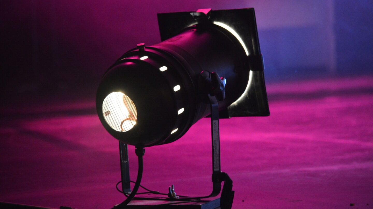 ARTISHOW CABARET - DINER & SPECTACLE - DINER & SPECTACLE Paris