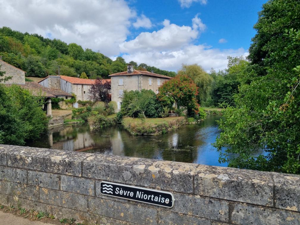 Azay Balade Promenons-nous au fil des moulins Azay-le-Brûlé Nouvelle-Aquitaine Azay Balade Promenons-nous au fil des moulins Azay-le-Brûlé Nouvelle-Aquitaine