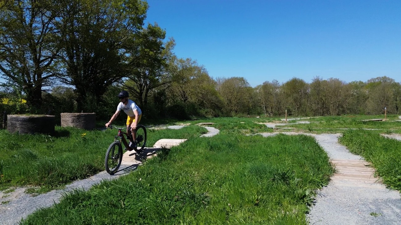 BIKE PARK Nueil-les-Aubiers Nouvelle-Aquitaine