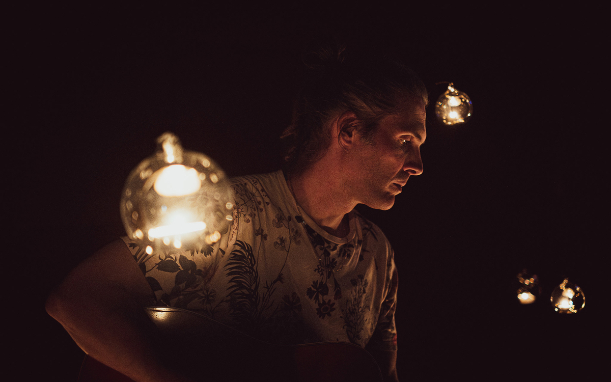 Célestin en concert sans électricité pour la Saint Valentin La Divine Comédie  Paris