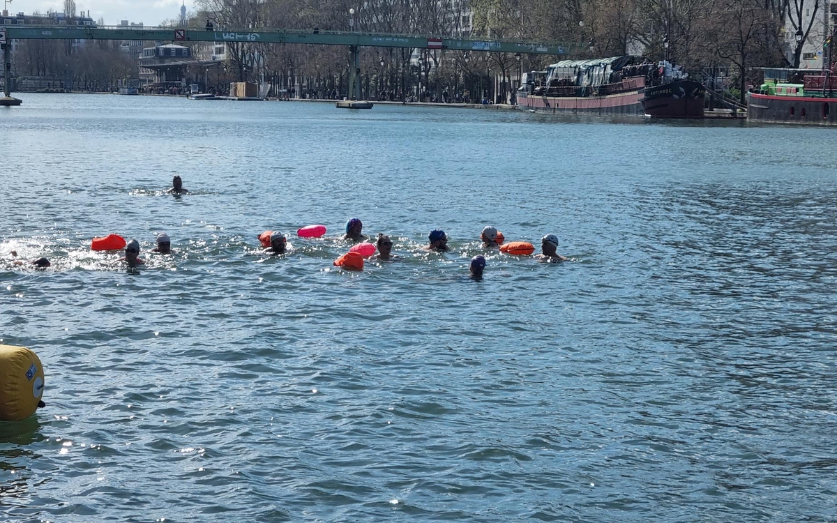 COUPE DE NOËL PARIS : 200 nageurs se jetteront à l’eau déguisés dans le bassin de la Villette ! Bassin de la Villette  PARIS