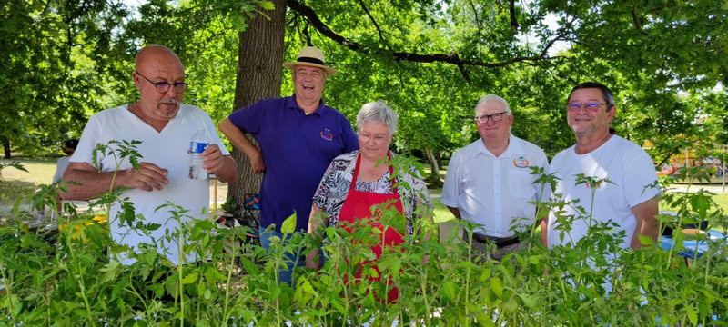 Distribution de plants par Jardins de Tomates Château de Landiras Landiras 2026-04-04 Distribution de plants par Jardins de Tomates