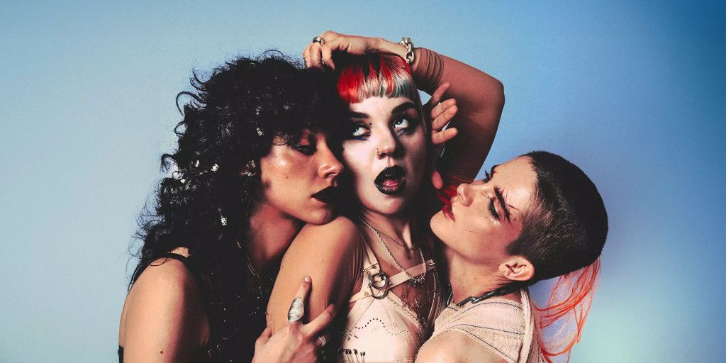 GRANDMA'S ASHES + KICKS