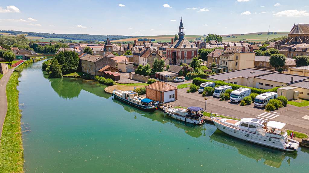 Halte Fluviale Mouzon Grand Est