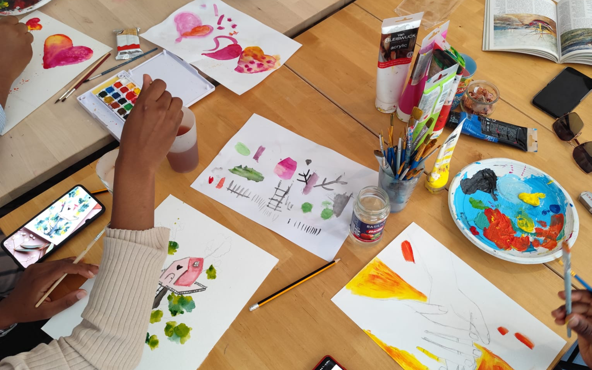 Happy Créativité Feuille Blanche Café Noir  Paris