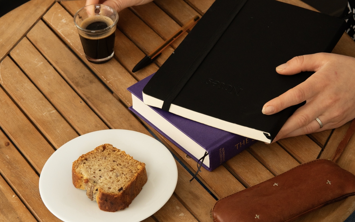 Le café des auteurs Feuille Blanche