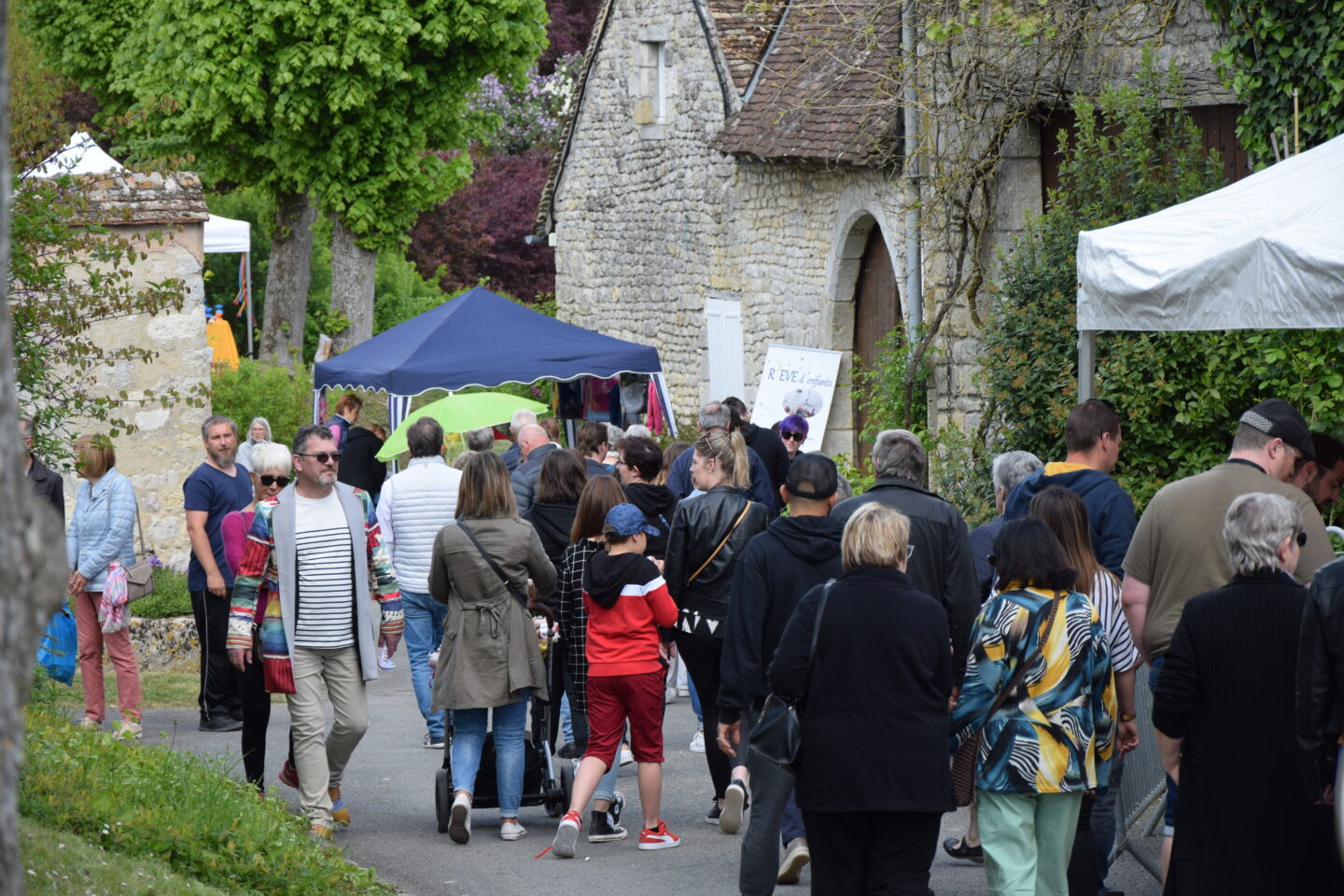 Le Grand Marché de Producteurs et d'Artisans de Yèvre-le-Châtel