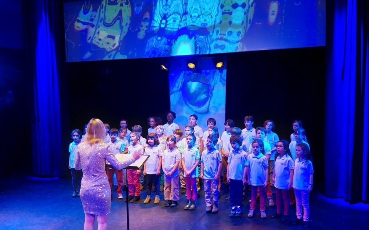 Le Père Noël est un Petit Polyson Jacques Bravo Paris