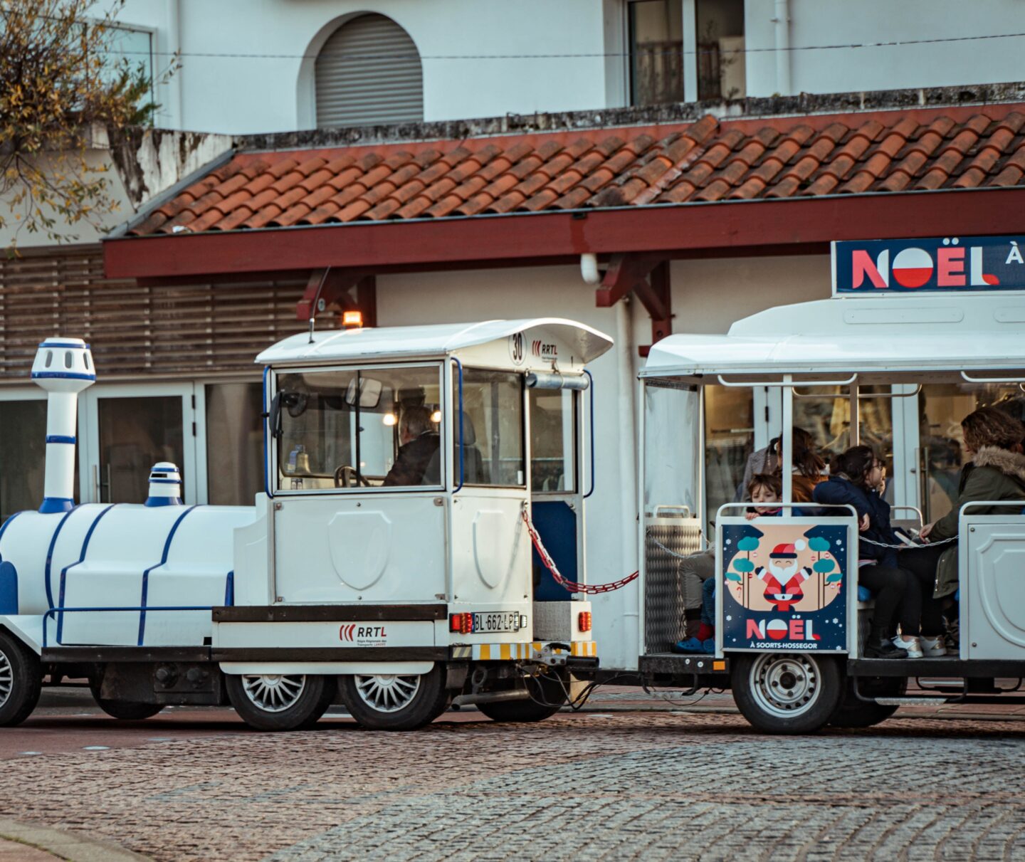 Le Petit Train ● Noël 2025 Avenue de Rosny Soorts-Hossegor 2025-12-20 Le Petit Train ● Noël 2025