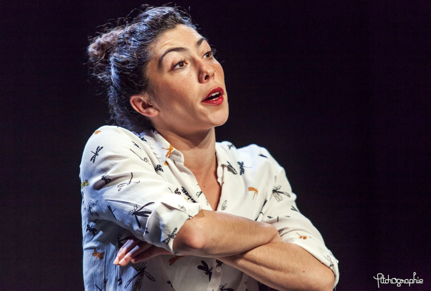 L'émoi des Mots COMPAGNIE Mmm La famille vient en mangeant