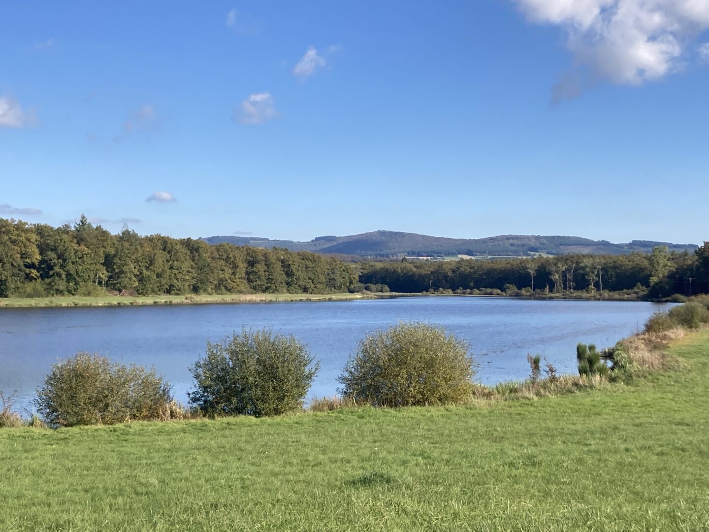 Liaison cyclo nord du Canal du Nivernais aux Eaux thermales de Saint-Honoré-les-Bains Isenay Bourgogne-Franche-Comté