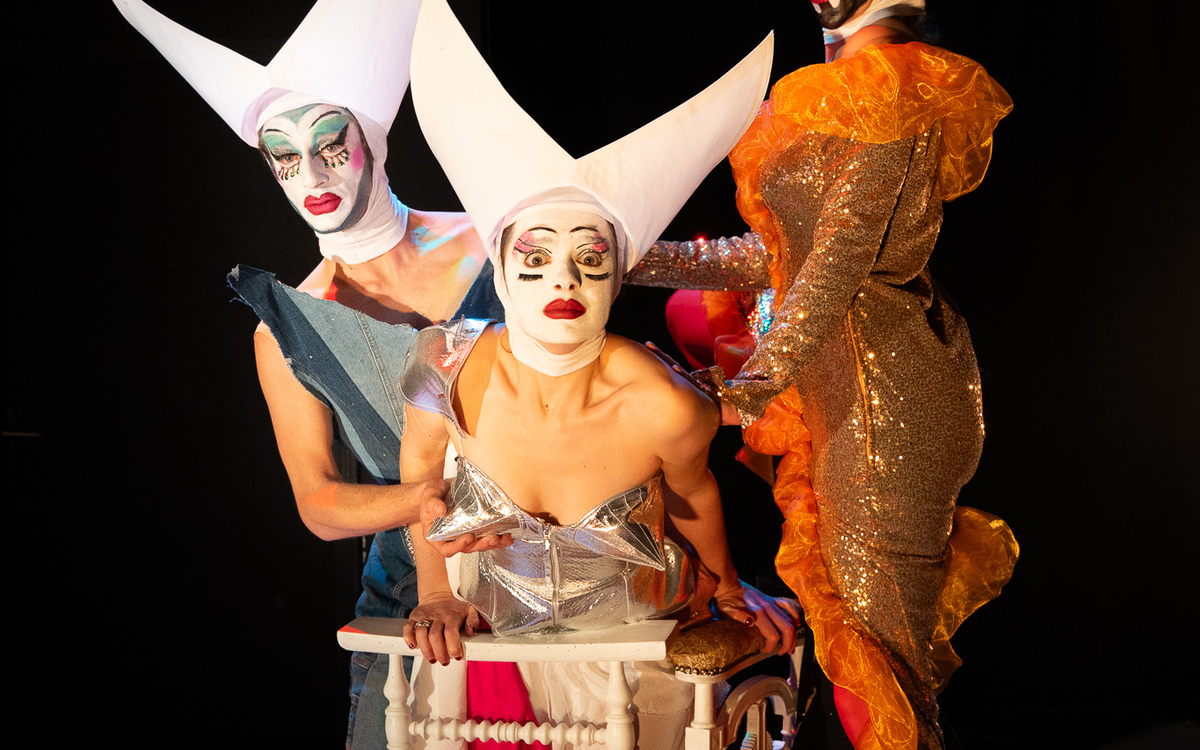 Lost in Vatican Alice Étienne Théatre de L'étoile du nord Paris