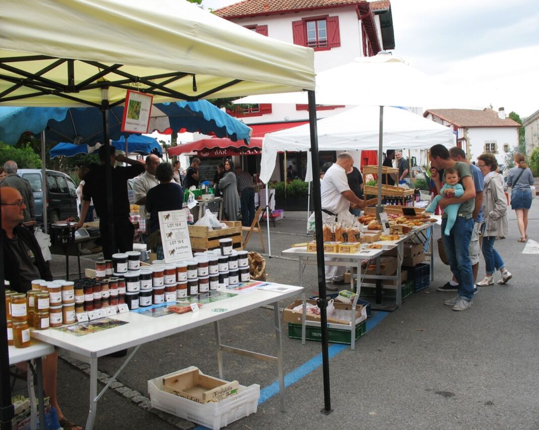 Marché traditionnel  Saint-Pée-sur-Nivelle