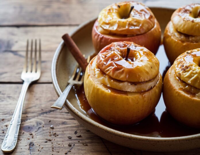 Pommes au four, caramel au beurre salé et épices douces