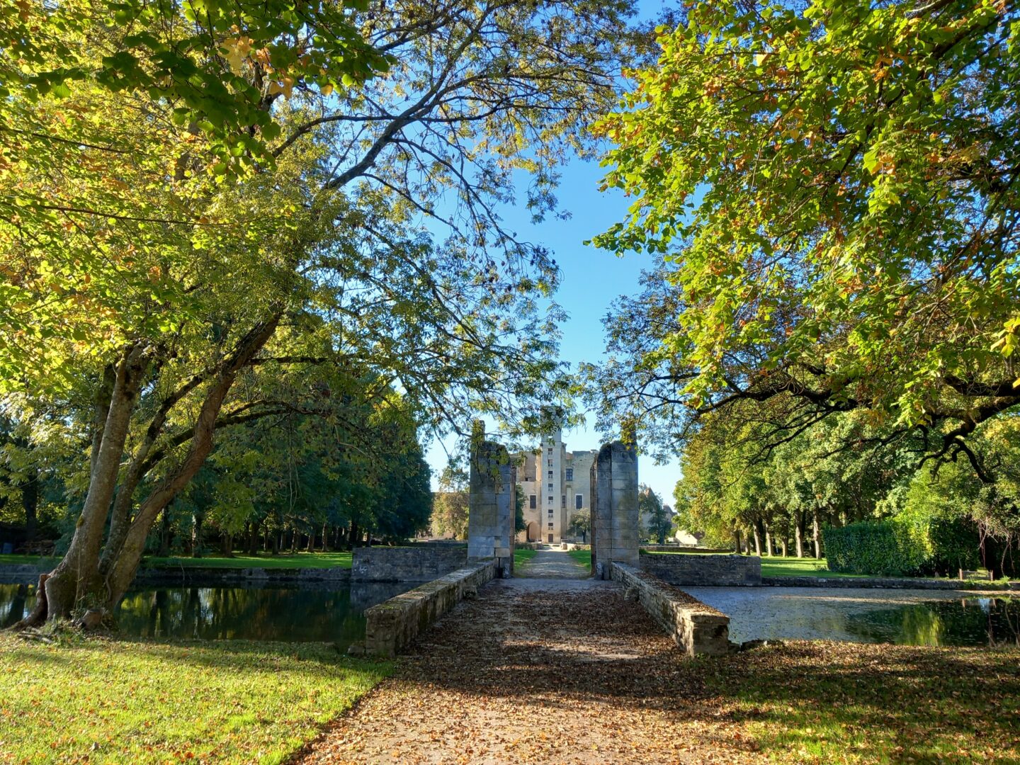 Rendez-vous aux jardins 2 Place du Château Sagonne 2026-06-06 Rendez-vous aux jardins
