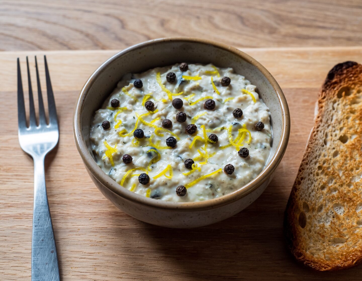 Rillettes de sardines maison, citron et poivre long