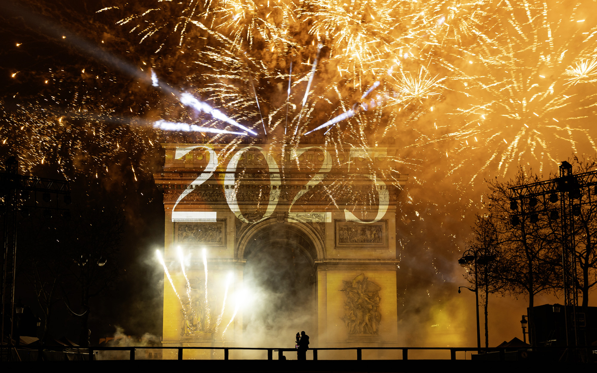 Soirée du Nouvel An : tout ce qu’il faut savoir sur le feu d’artifice des Champs-Élysées Feu d’artifice du 31 décembre sur les Champs-Élysées Paris