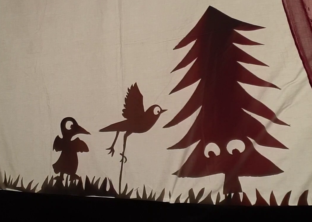 Théâtre d’ombres végétal 28 Place du Marcadieu Nay 2026-01-21 Théâtre d’ombres végétal