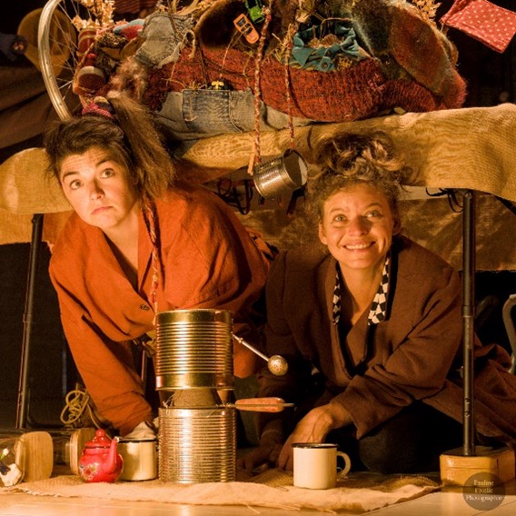 THÉÂTRE JEUNE PUBLIC LA TRIBU QUI PUE QUI POUSSE CIE LA COLLECTIVE