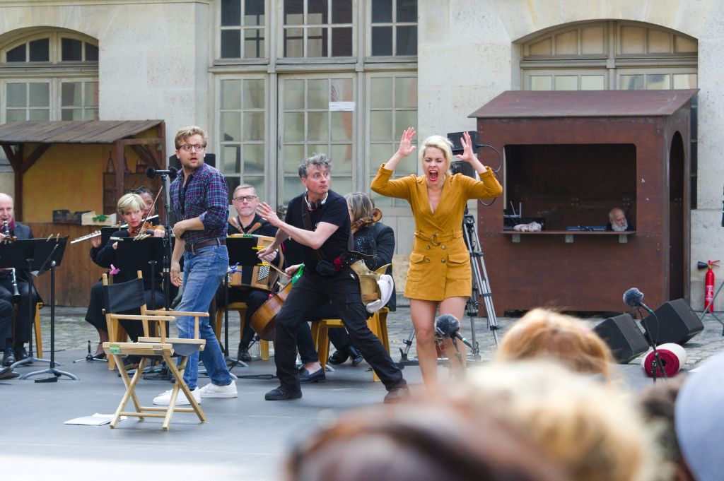 THÉÂTRE PRIMAVERA LA BELLE HÉLÈNE ET LES GARÇONS