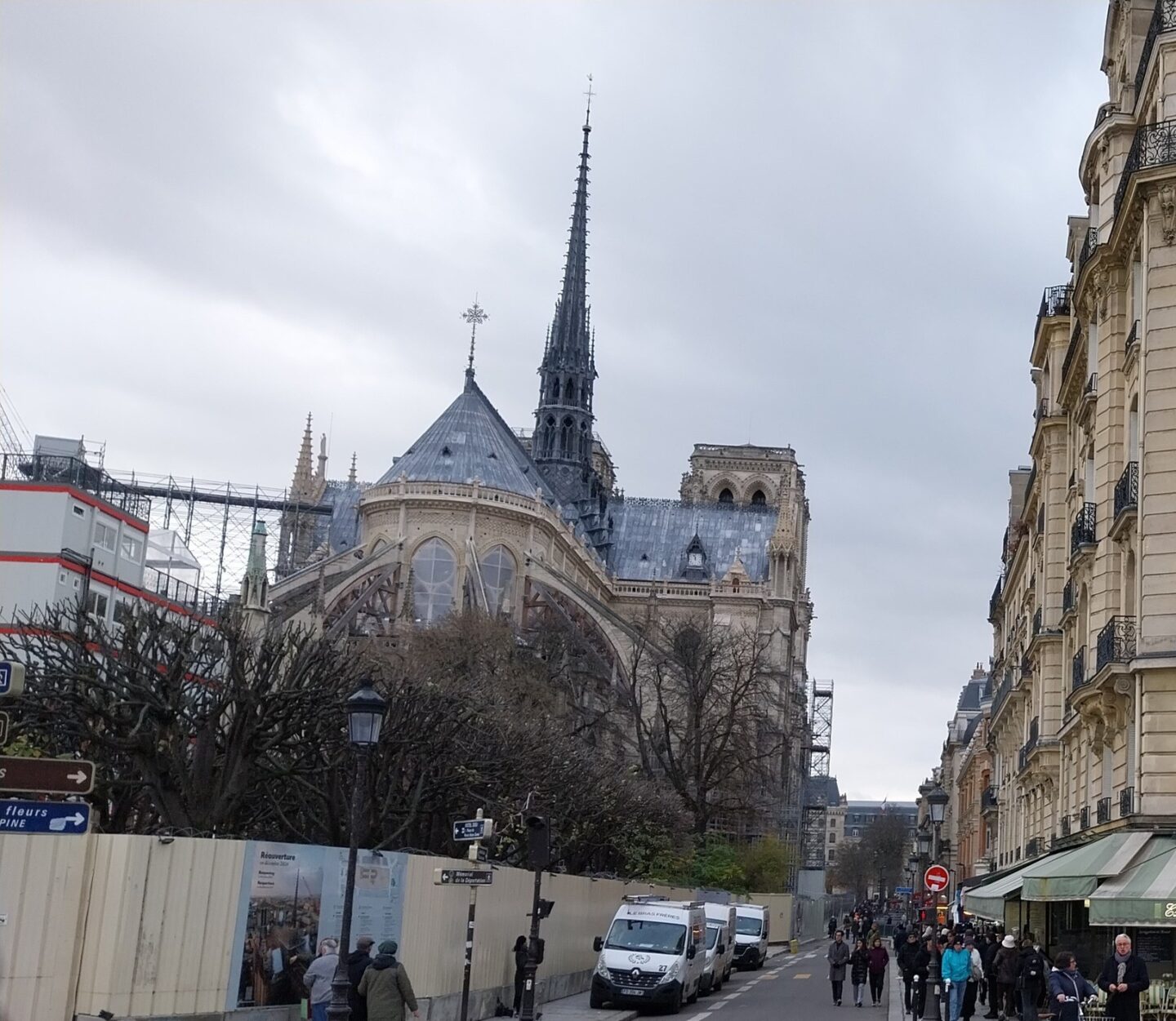 Vue d’ensemble des travaux extérieurs à Notre-Dame de Paris