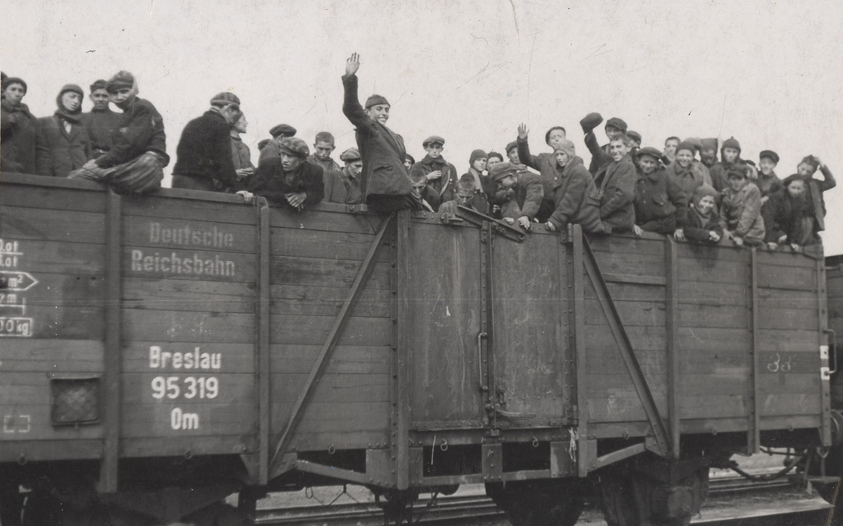 Visite guidée de l’exposition "La fin de la Shoah. Survivre