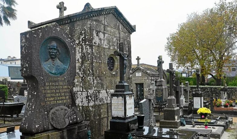 Pièce de faïence attribuée à Alfred Beau