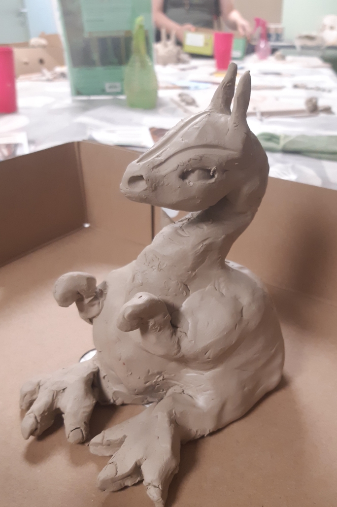 Atelier de modelage d'argile pour enfants vacances d'hiver les animaux fantastiques