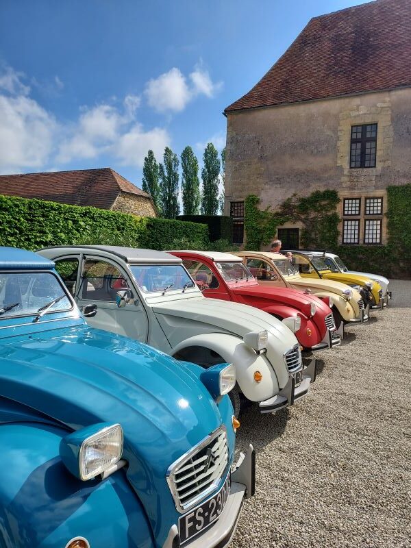 Exposition de voitures d'époque Châteaux en fête