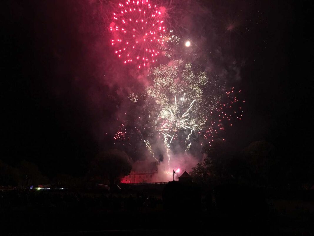 Feu d’artifice à Pompadour Arnac-Pompadour