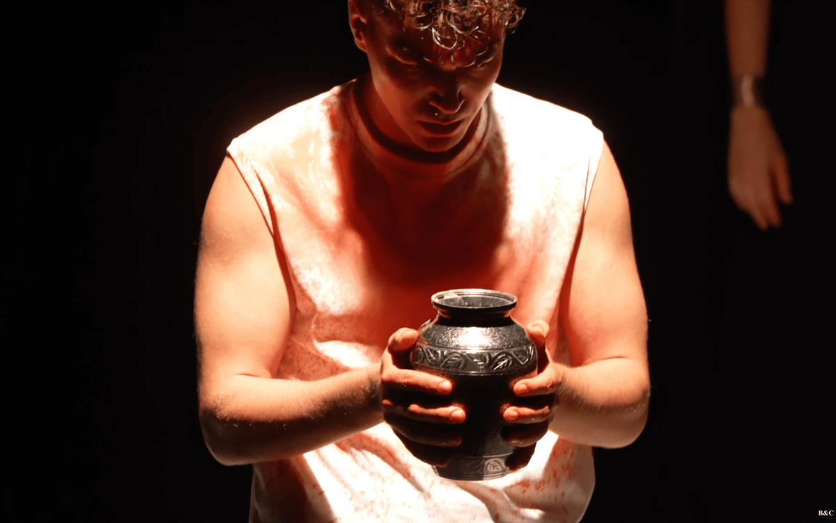 HUBRIS - une pièce inspirée de L'Iliade À LA FOLIE THEATRE  PARIS 11