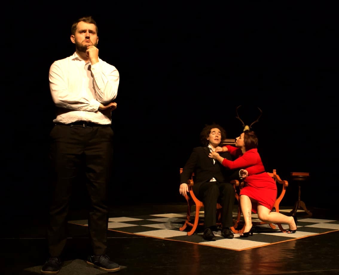 Le Théatre du Printemps Au Guitry's Club