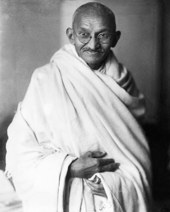 L'Inde de Gandhi à nos jours - Thierry Piel et Ulrich Huygevelde Amphi Kerneis (Fac de Médecine)
