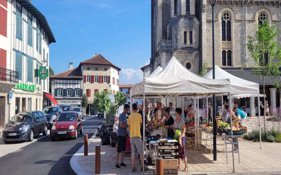 Marché aux produits fermiers  Hasparren