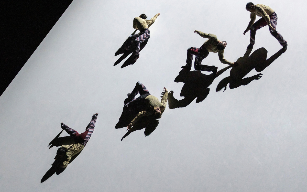 « Onbashira Diptych – Skid et Thr(o)ugh » de Damien Jalet & le Ballet du Grand Théâtre de Genève Théâtre de la Ville – Sarah Bernhardt Paris "Onbashira Diptych – Skid et Thr(o)ugh" de Damien Jalet & le Ballet du Grand Théâtre de Genève Théâtre de la Ville - Sarah Bernhardt Paris