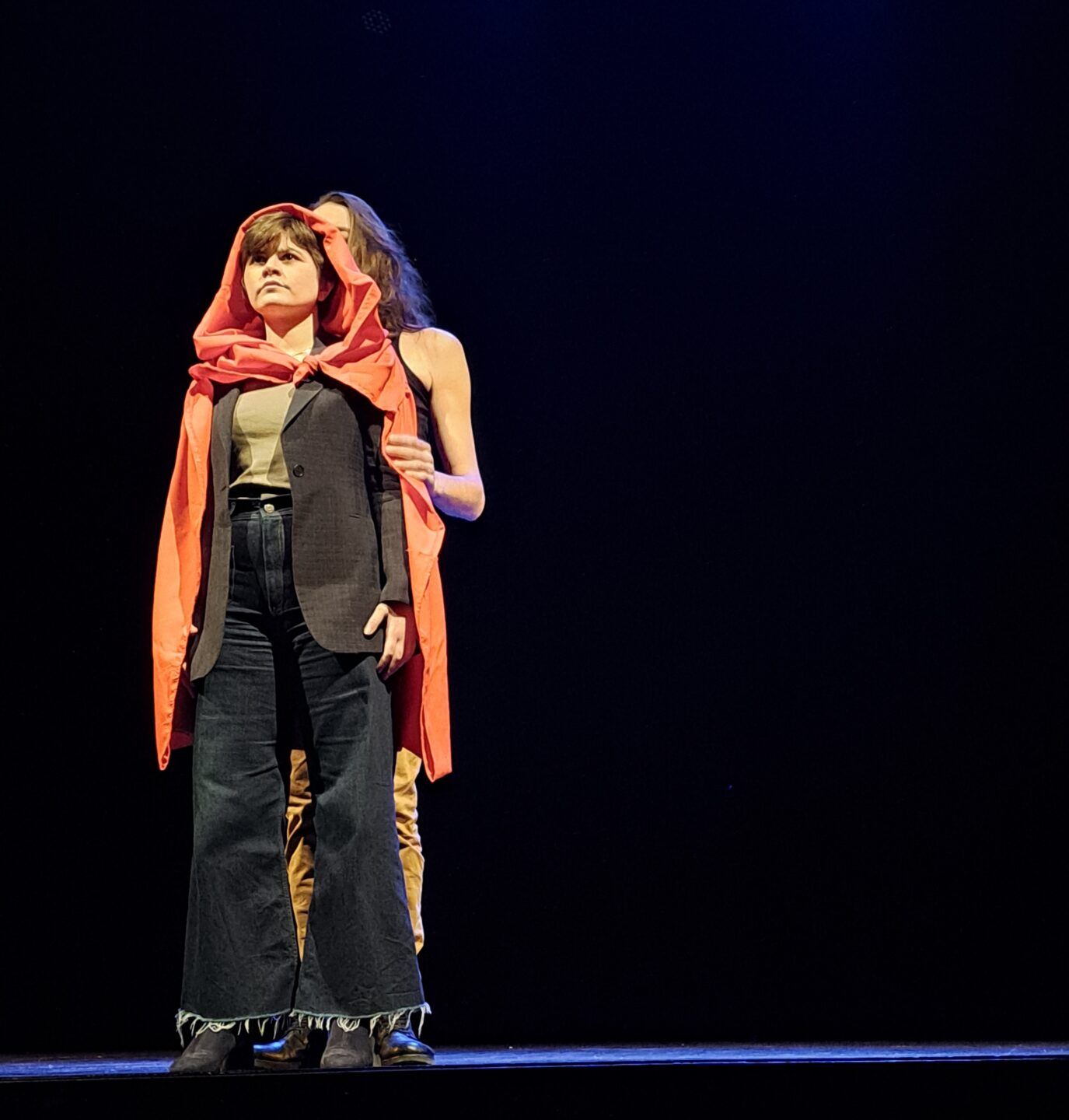 Comédiennes sur fond noir