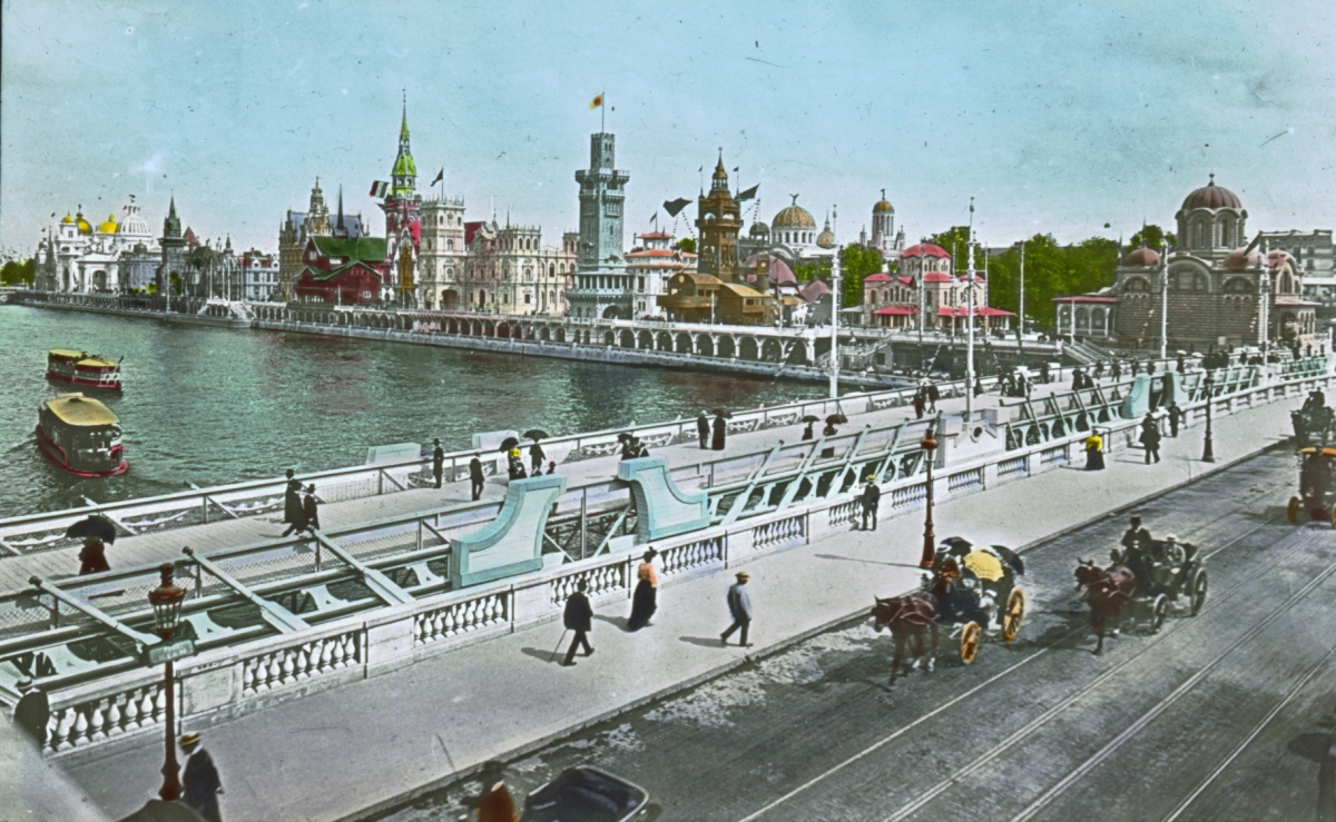 Le pont de l'Alma lors de l'exposition universelle de 1900