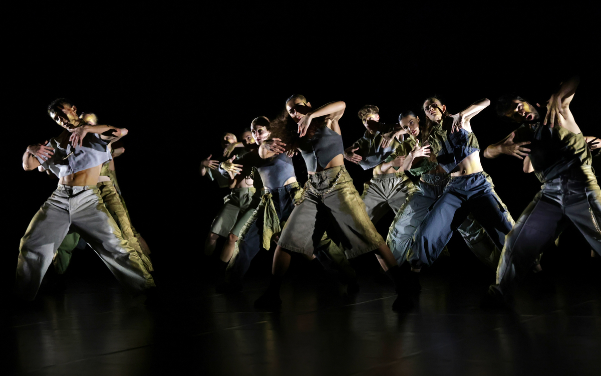 « Synchronicité » de Maud Le Pladec et « a Folia » de Marco da Silva Ferreira » au Festival Everybody ! Le Carreau du Temple  Paris