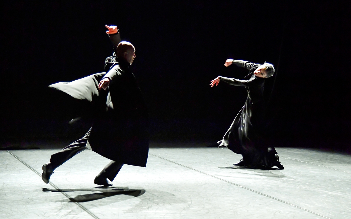« Tristan and Isolde » de Saburo Teshigawara & Rihoko Sato Chaillot – Théâtre national de la Danse Paris "Tristan and Isolde" de Saburo Teshigawara & Rihoko Sato Chaillot - Théâtre national de la Danse Paris