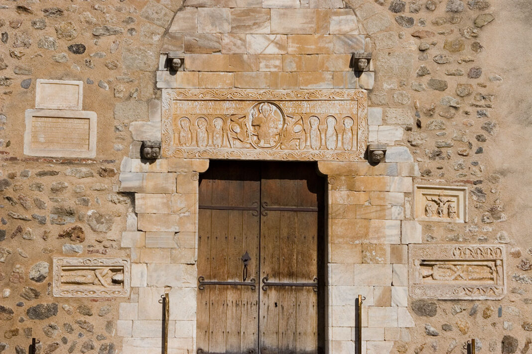 VISITE DE L&rsquo;ABBAYE DE SAINT-GENIS-DES FONTAINES  Saint-Génis-des-Fontaines