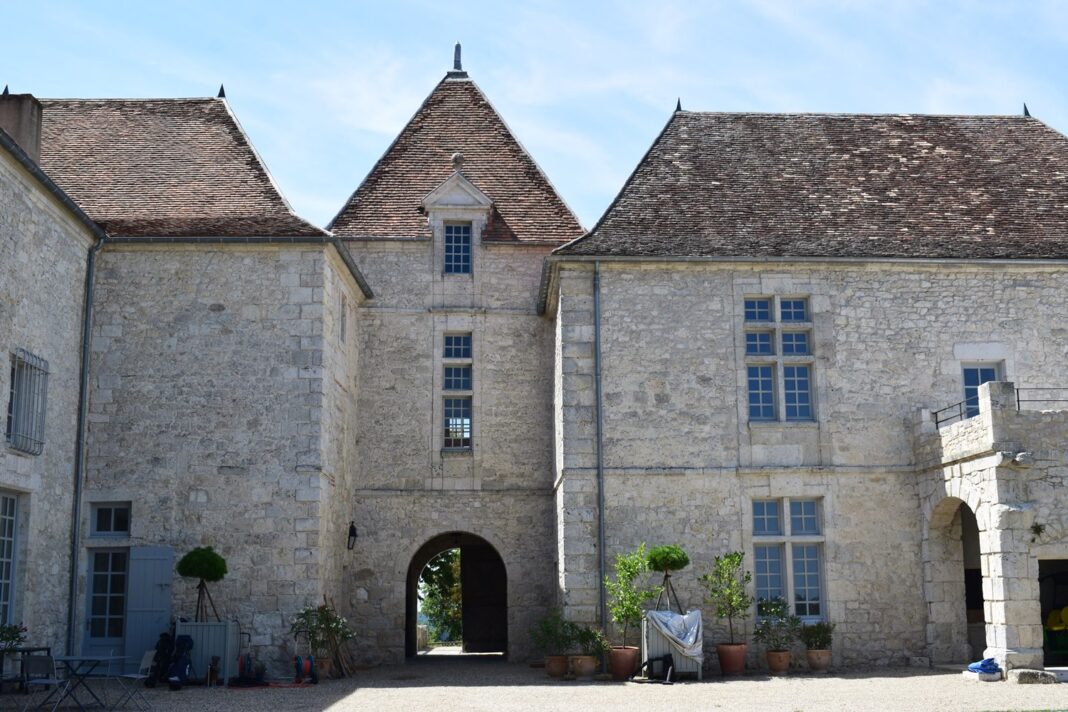 Visite du château de Théobon à Loubès Bernac  Loubès-Bernac