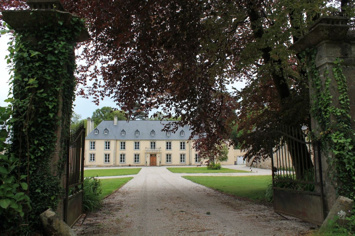Visite guidée A l’ombre des clochers l’église Notre-Dame et le château de Rochemont