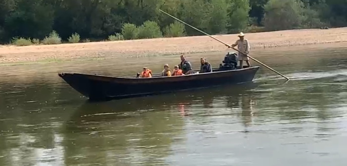 À la rencontre du Castor en bateau traditionnel Bec d'Allier Marzy